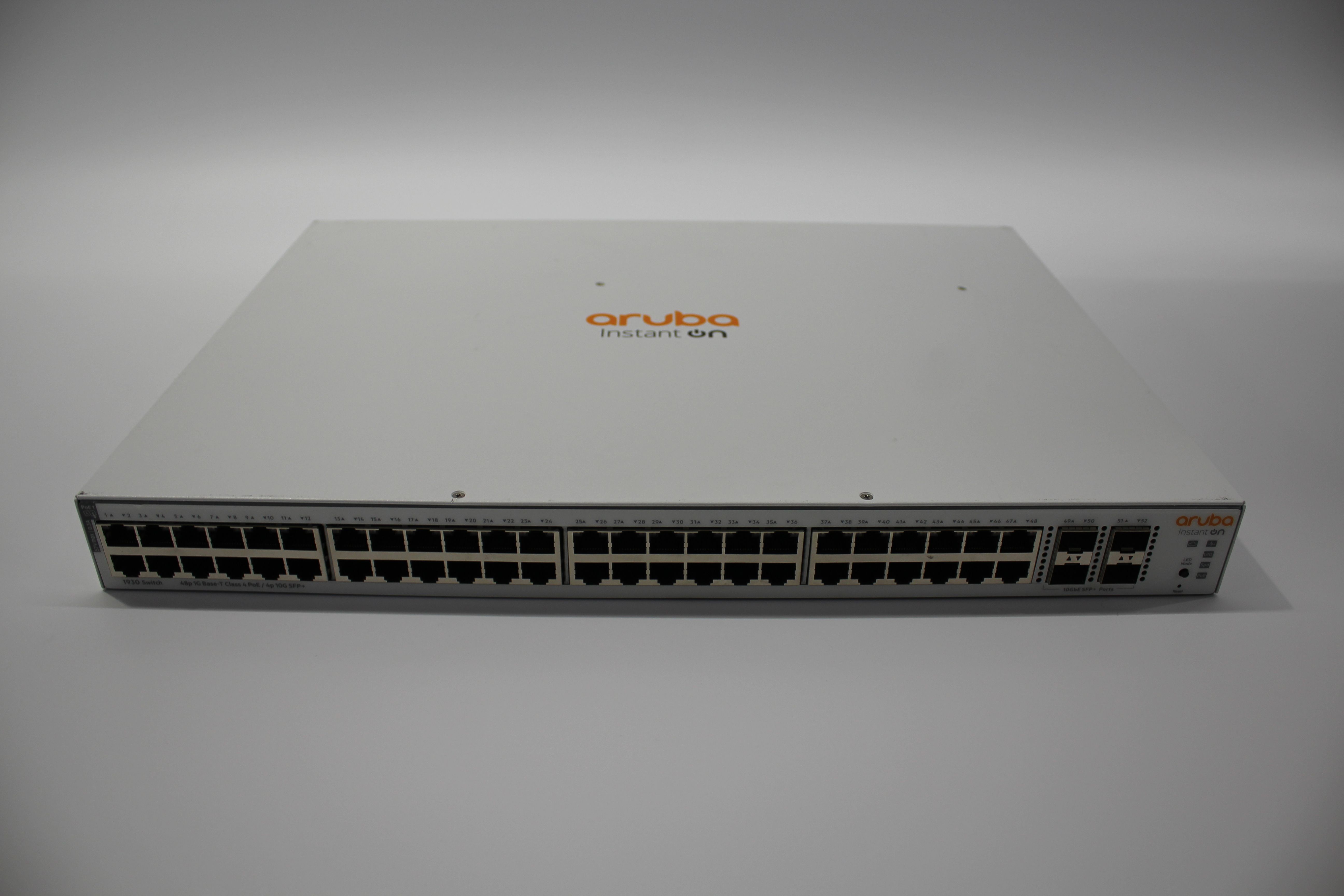 Aruba Instant On 1930 48G 4SFP/SFP+ 370W Switch (JL686A)