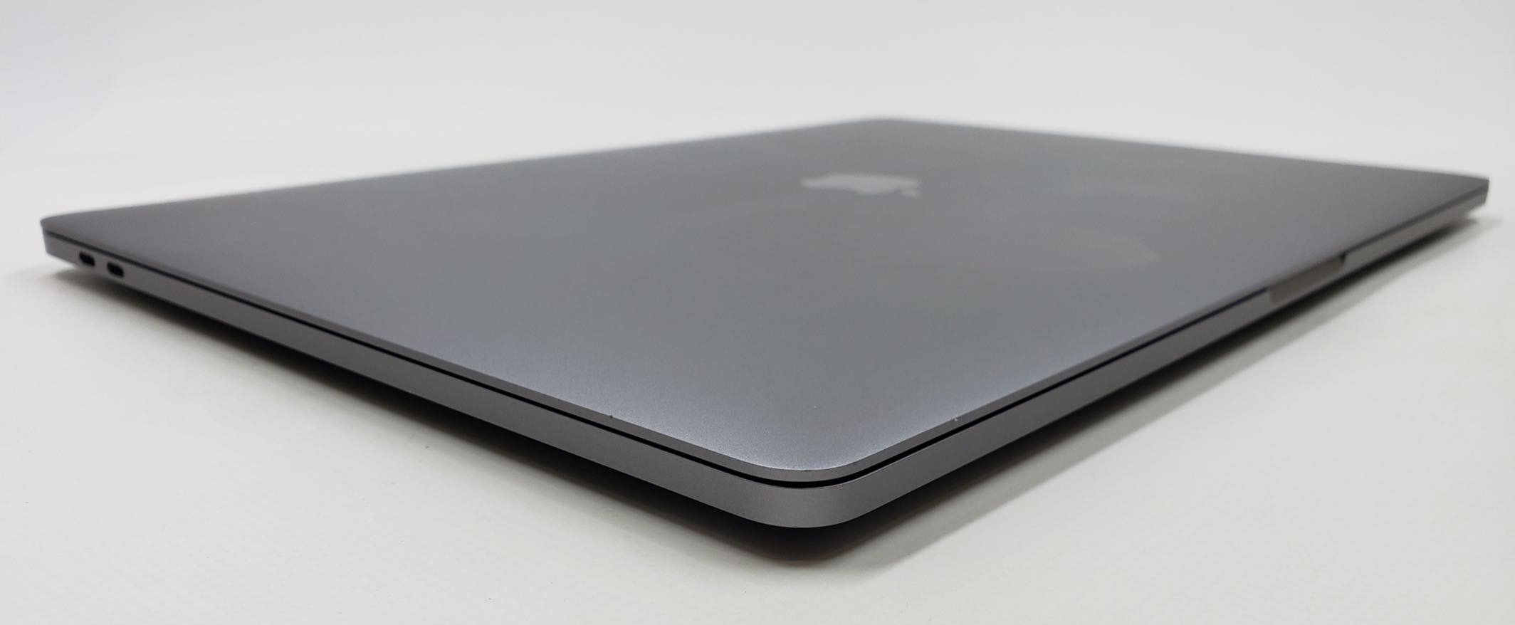 TRADE IN! Ноутбук MacBook Pro 15’’ (MR942) 2018 i7/16/512/Pro560X, 4GB