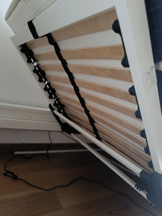 Cama geriátrica articulada ( estrado e colchão incluídos)