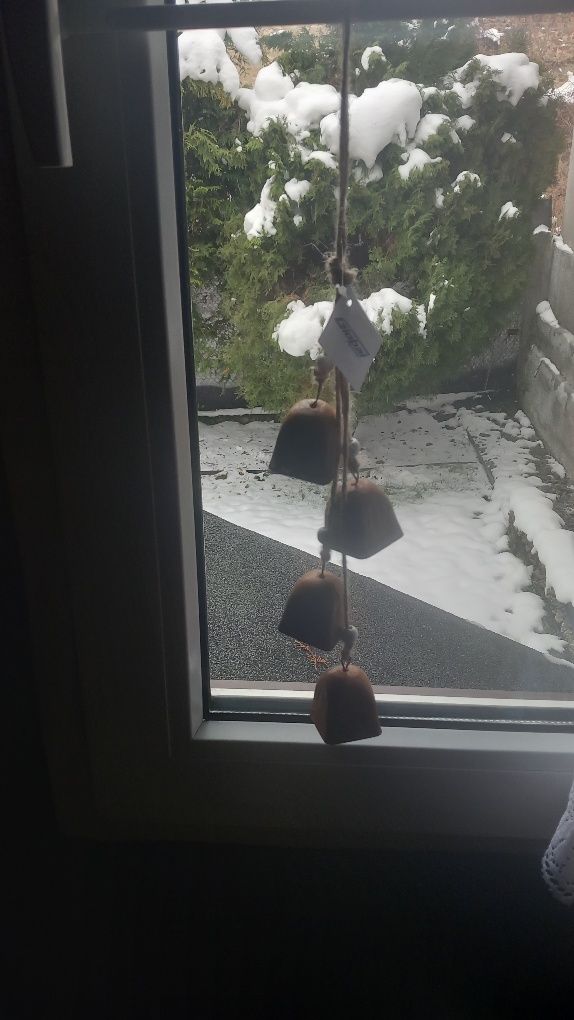 Dzwoneczki wietrzne metalowe zawieszka na okno I drzwi dl 37cm
