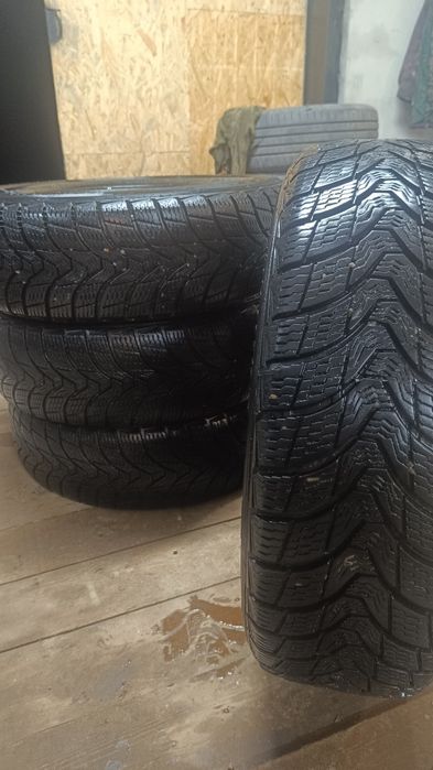 Комплект зимових коліс 215/65/16