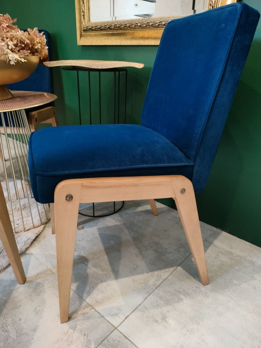 Krzesła PRL Aga po renowacji