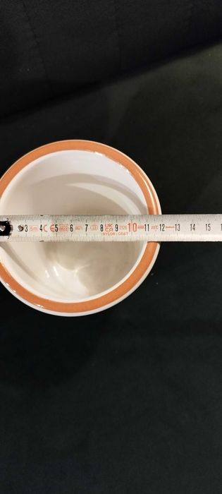 Ceramiczne pojemniki na przybory kuchenne