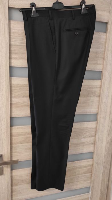 Garnitur smokingowy ślubny czarny Albione rozmiar 56/182