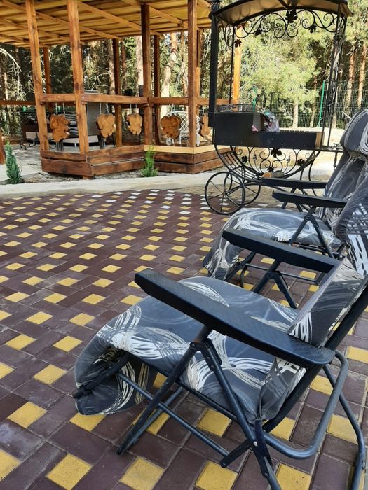 Оренда будиночку з сауною в лісі, біля води.