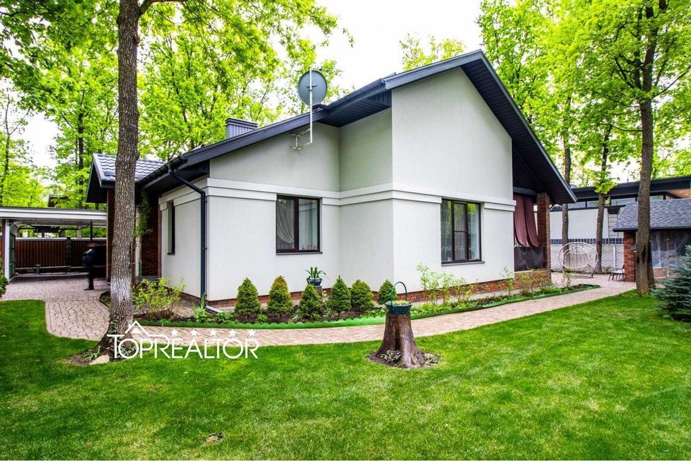 У продажі затишний будинок у котеджному селищі Лісне (Лесное лесопарк)