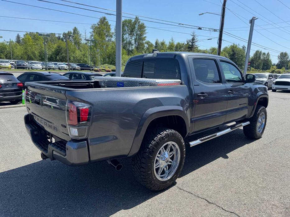 Toyota Tacoma Limited      2022