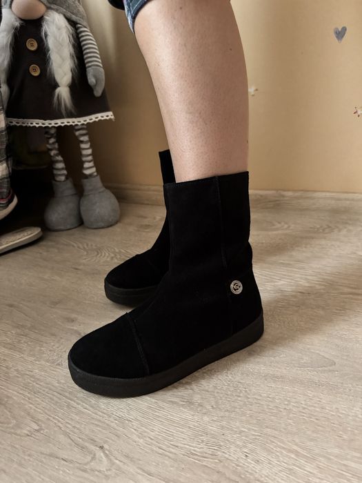 Черевики жіночі