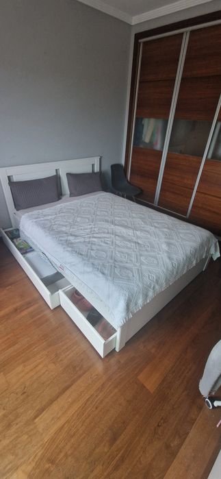 Cama casal com  colchão
