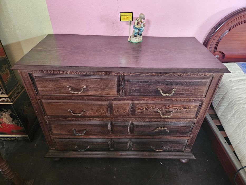 Magnifica cómoda em madeira maciça, pesadíssima - ópt