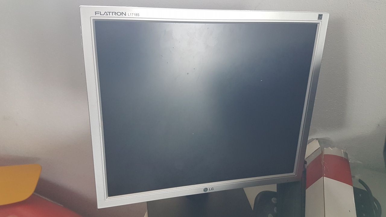 Computador HP c/ monitor 17"