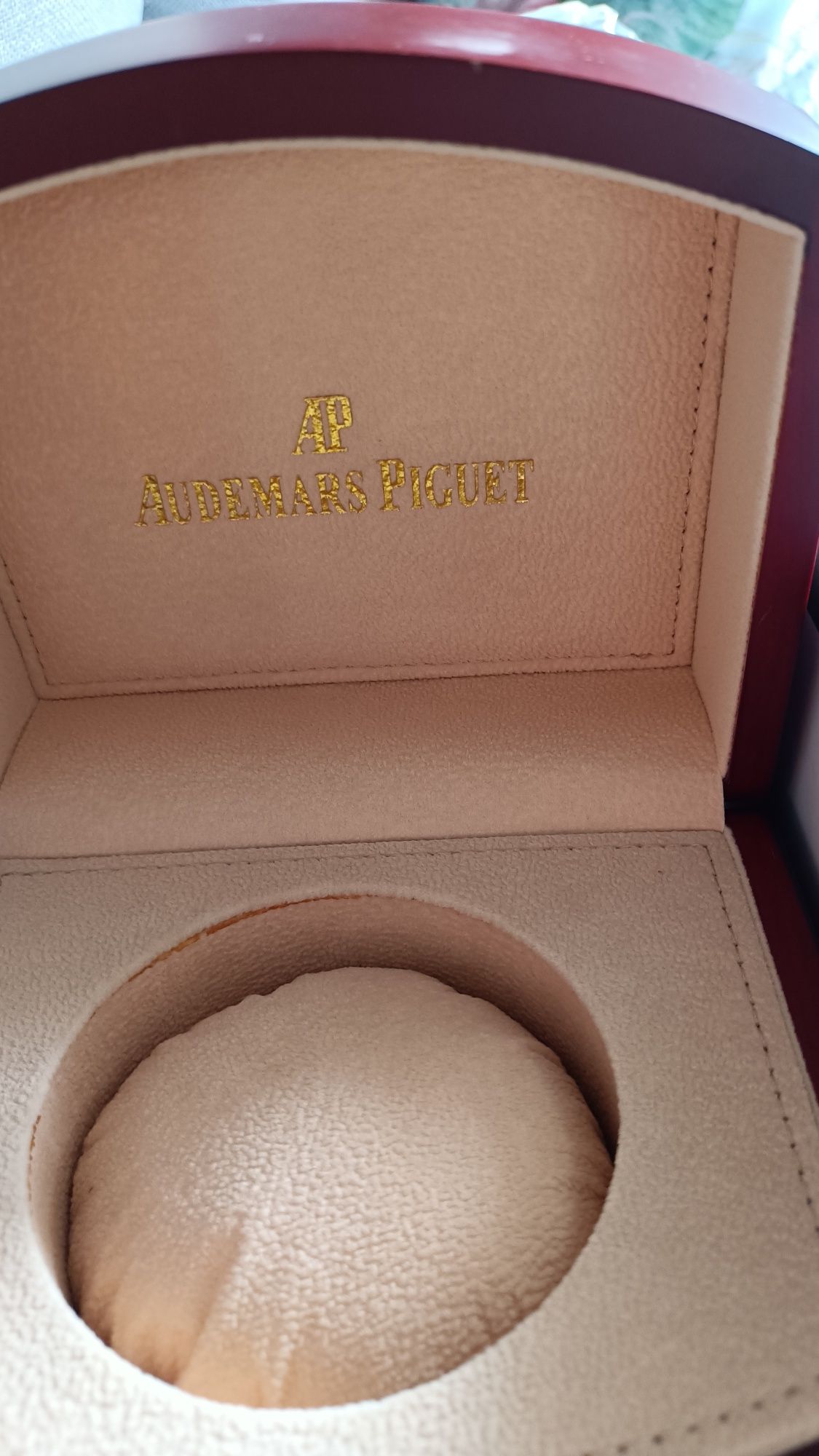 AP eleganckie pudełko na zegarek plus dodatki książeczki torebka