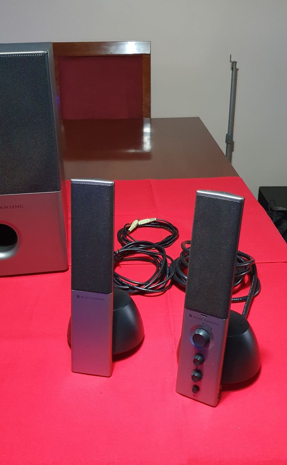 Colunas de som para secretária
Altec Lansing