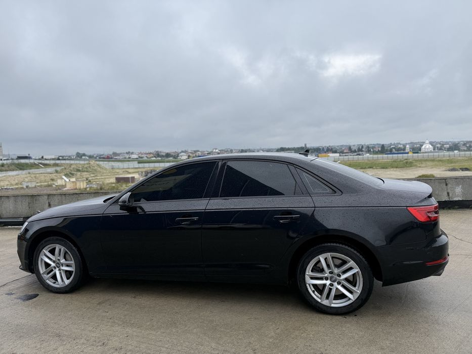 Продам Ауді А4 2017 рік