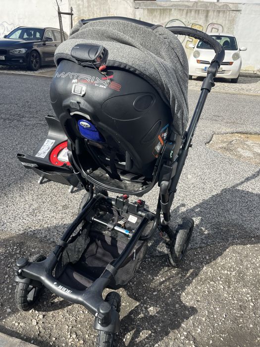Vendo carrinho Jané + ovo matrix light + base isofix