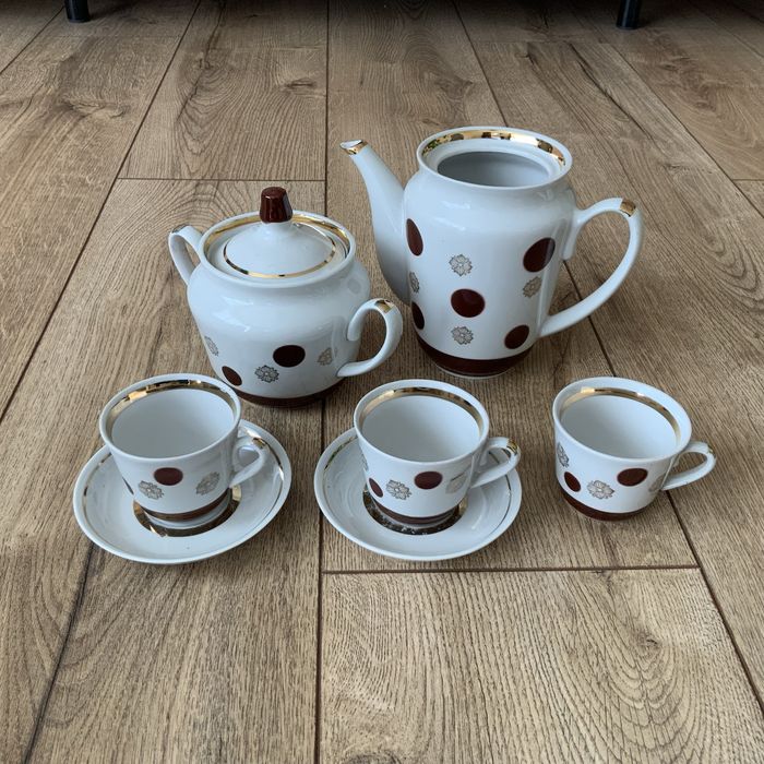 Serwis kawowy PRL porcelana, niekompletny. Razem lub pojedynczo