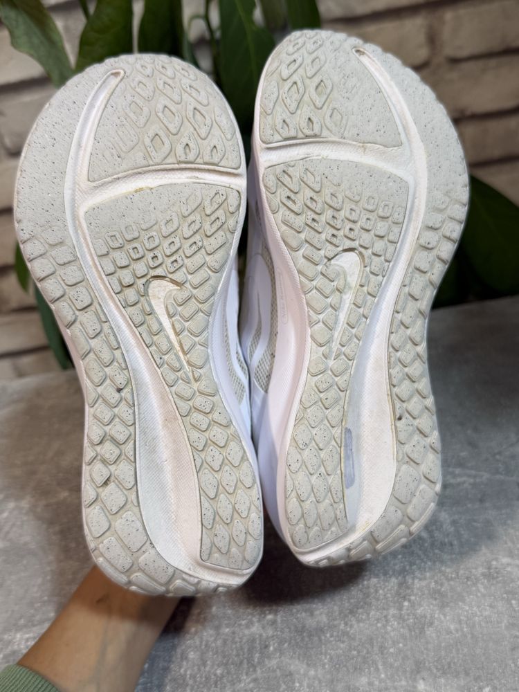 Кроссовки NIKE Downshifter 13. 40 р