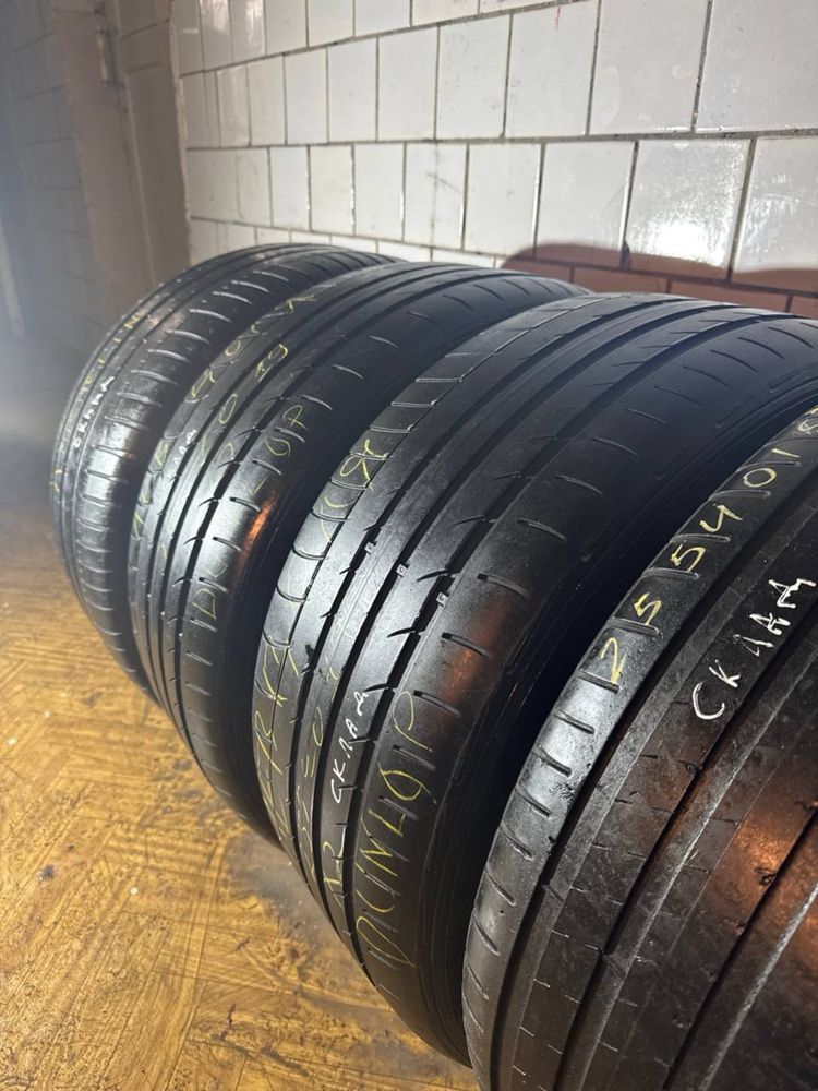 255.40.19 - (2)Dunlop + (2)Michelin