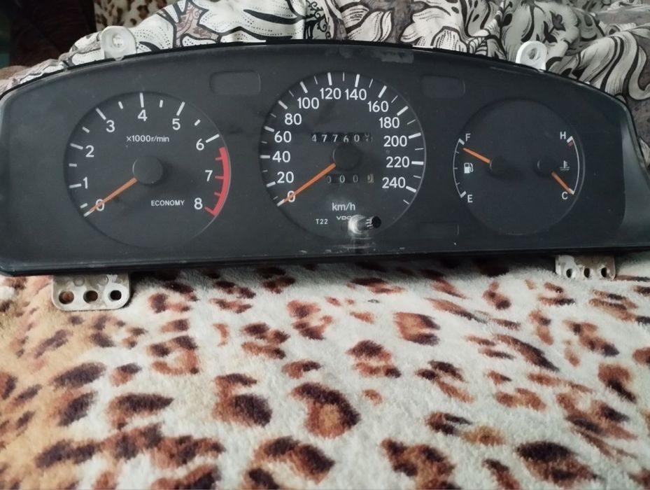 Приборна панель Toyota karina E