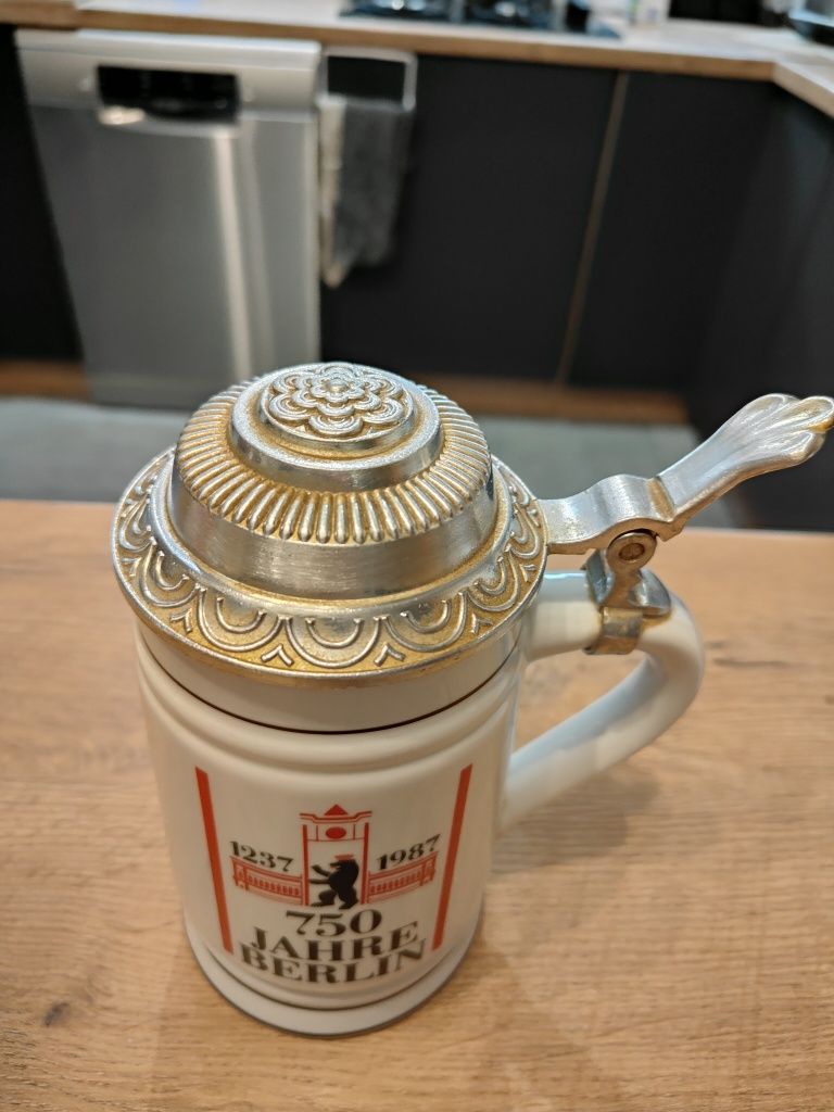 Kufel ceramiczny zamykany