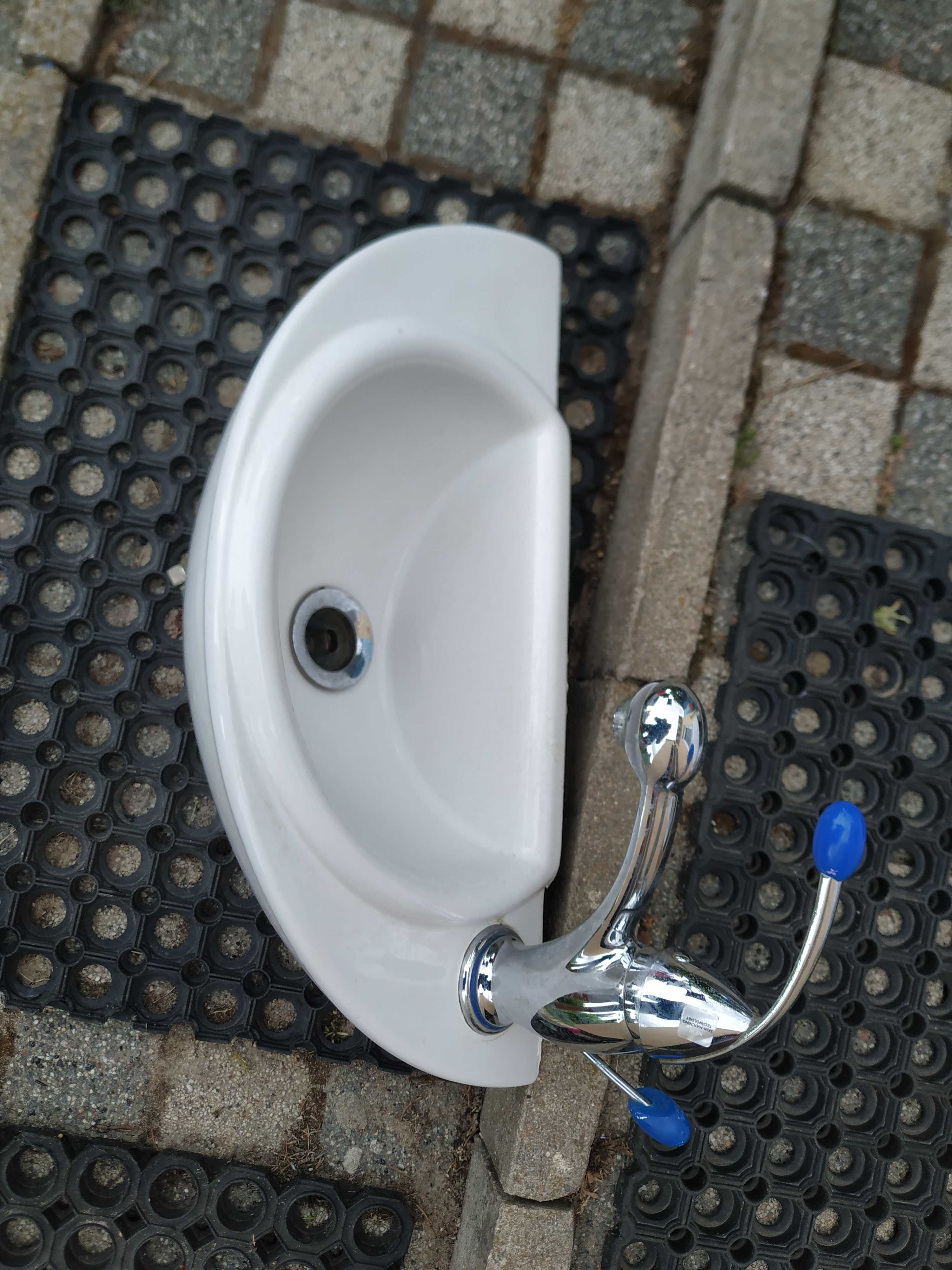 zlew , umywalka łazienkowa  z baterią ,wysyłka