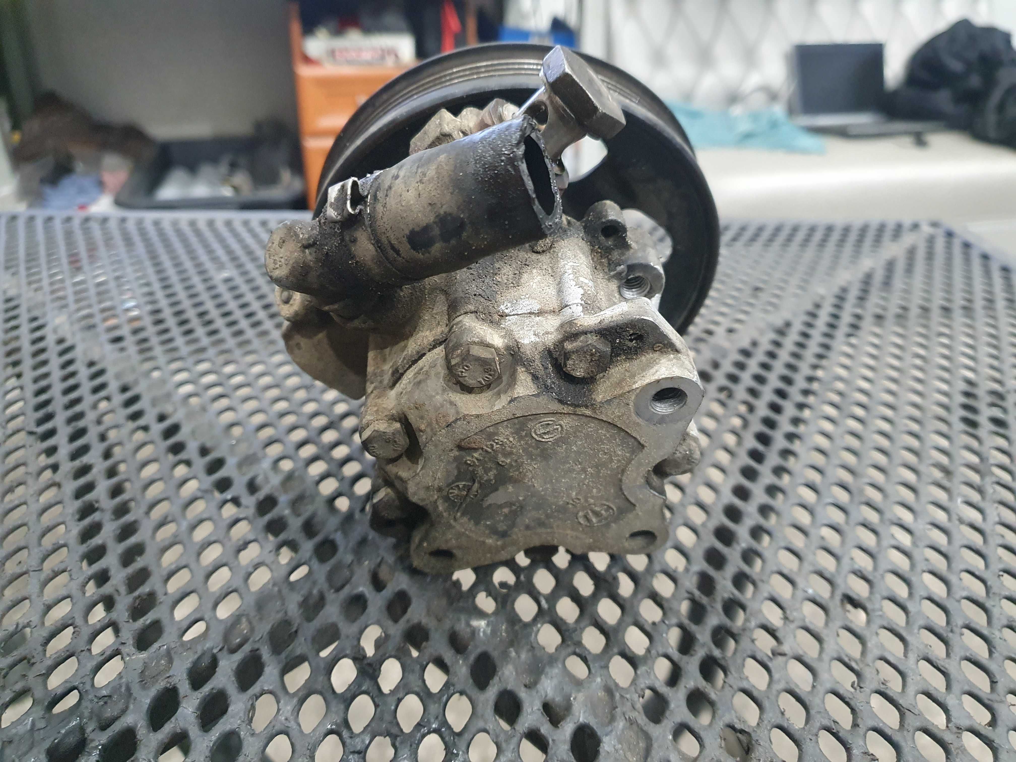 Pompa wspomagania Vw Passat b5 1.6 benzyna AHL sprawna