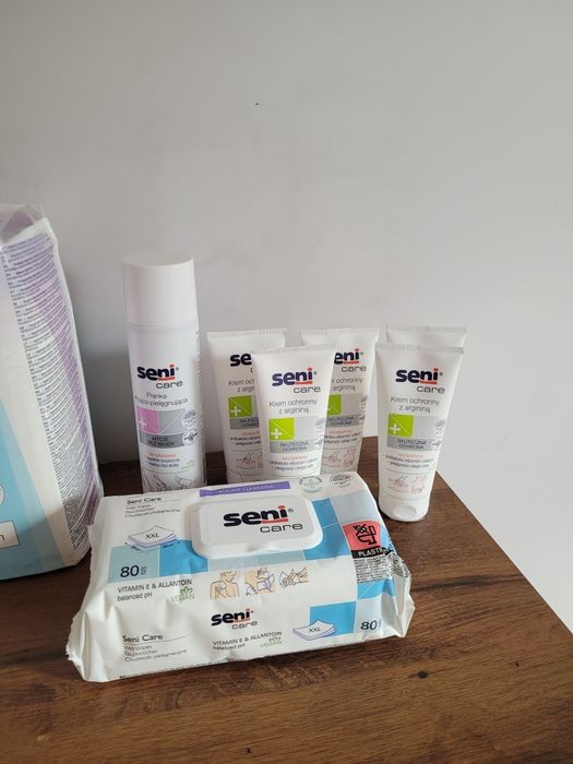 Seni care /1 pianka, 5 kremów, 1 paczka chusteczek 80 szt/