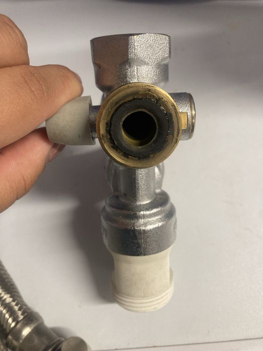 Válvula de segurança termoacumulador 1/2''x1/2'' + suportes parede