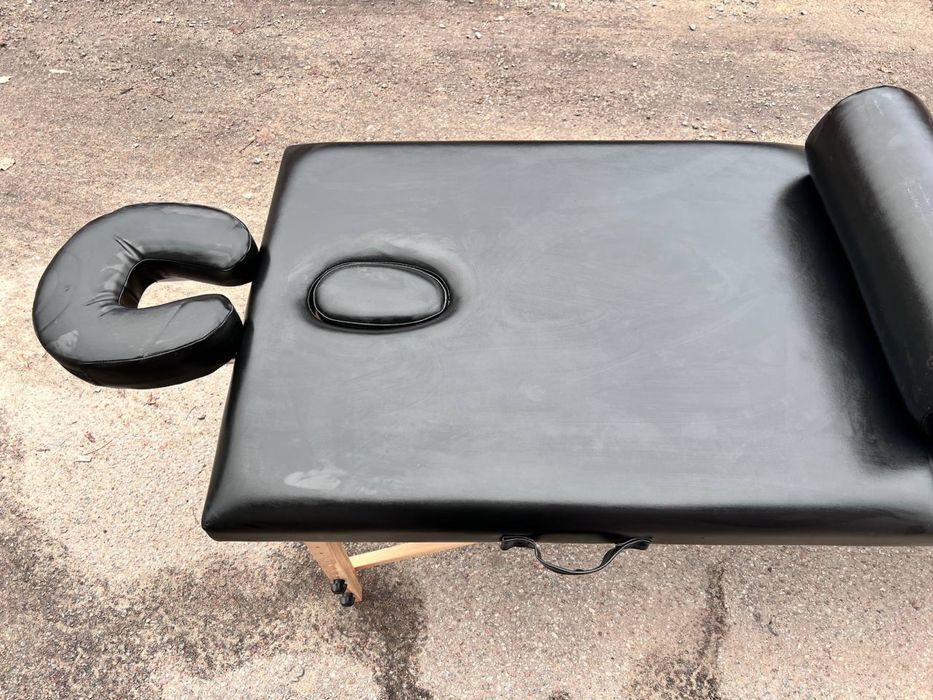 Продам масажний стіл стан  нового