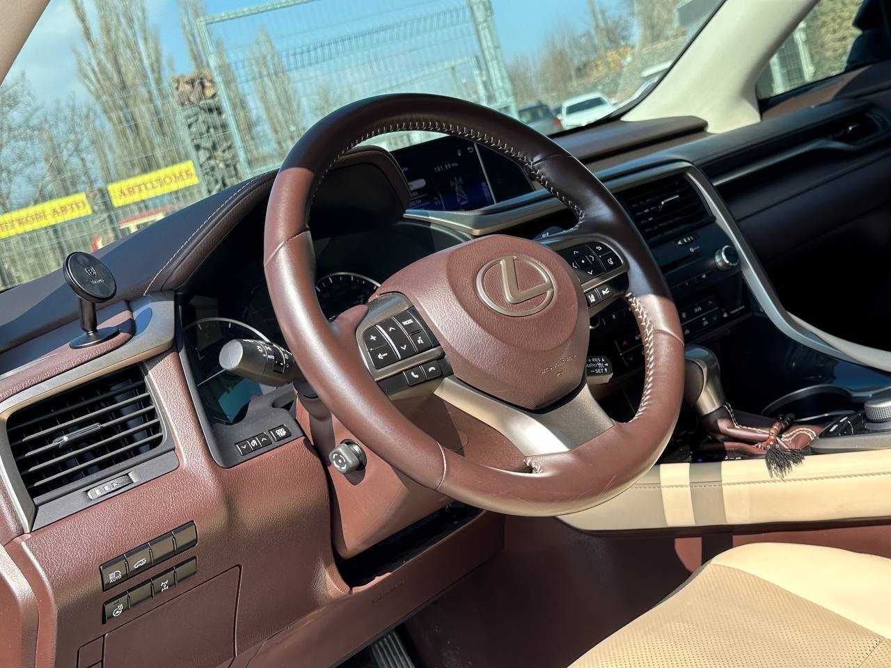 Авто Lexus RX 2018