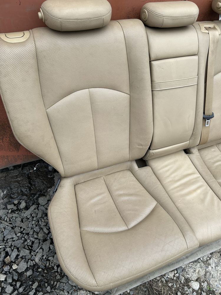 Шкіряні задні сидіння на Mercedes W211 e-class універсал шрот