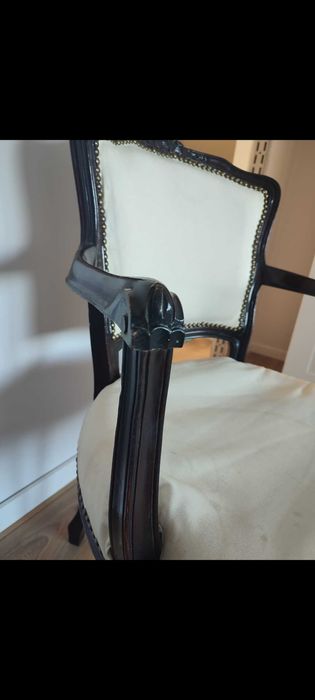 Stylowy Stolik z krzesłami do renowacji