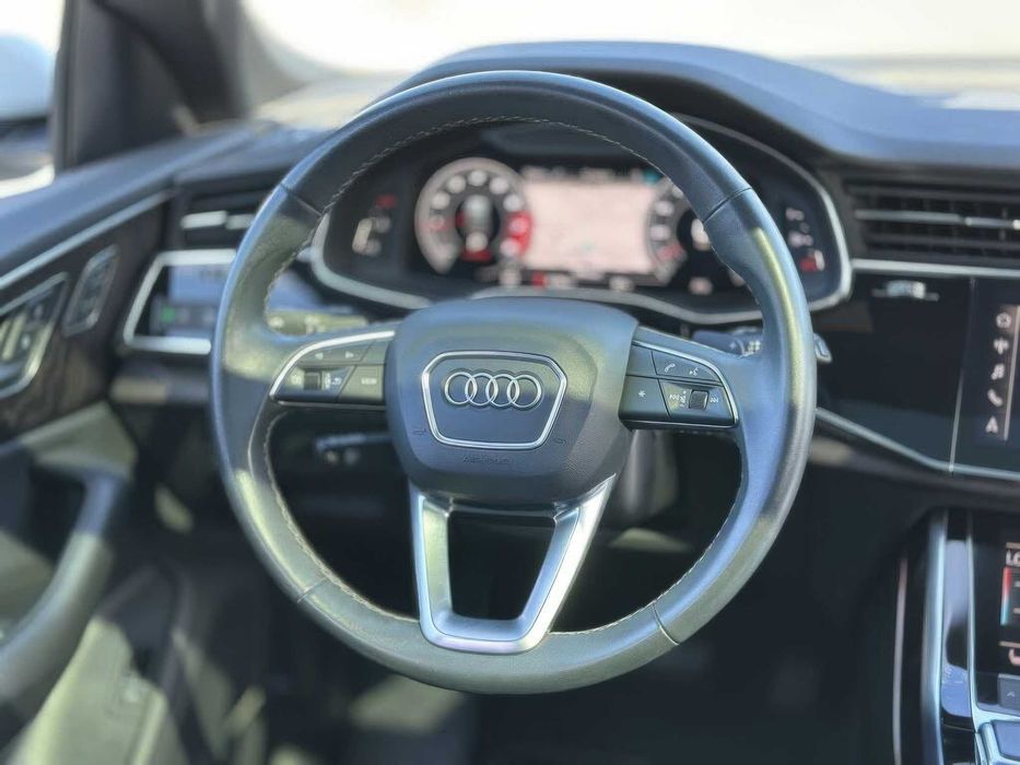Audi Q8 quattro Premium Plus      2021