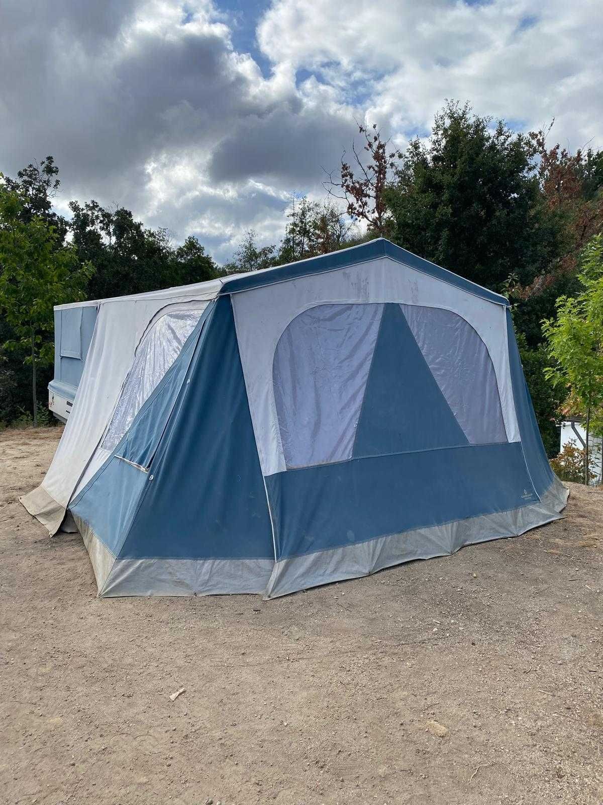 Reboque tenda com cozinha