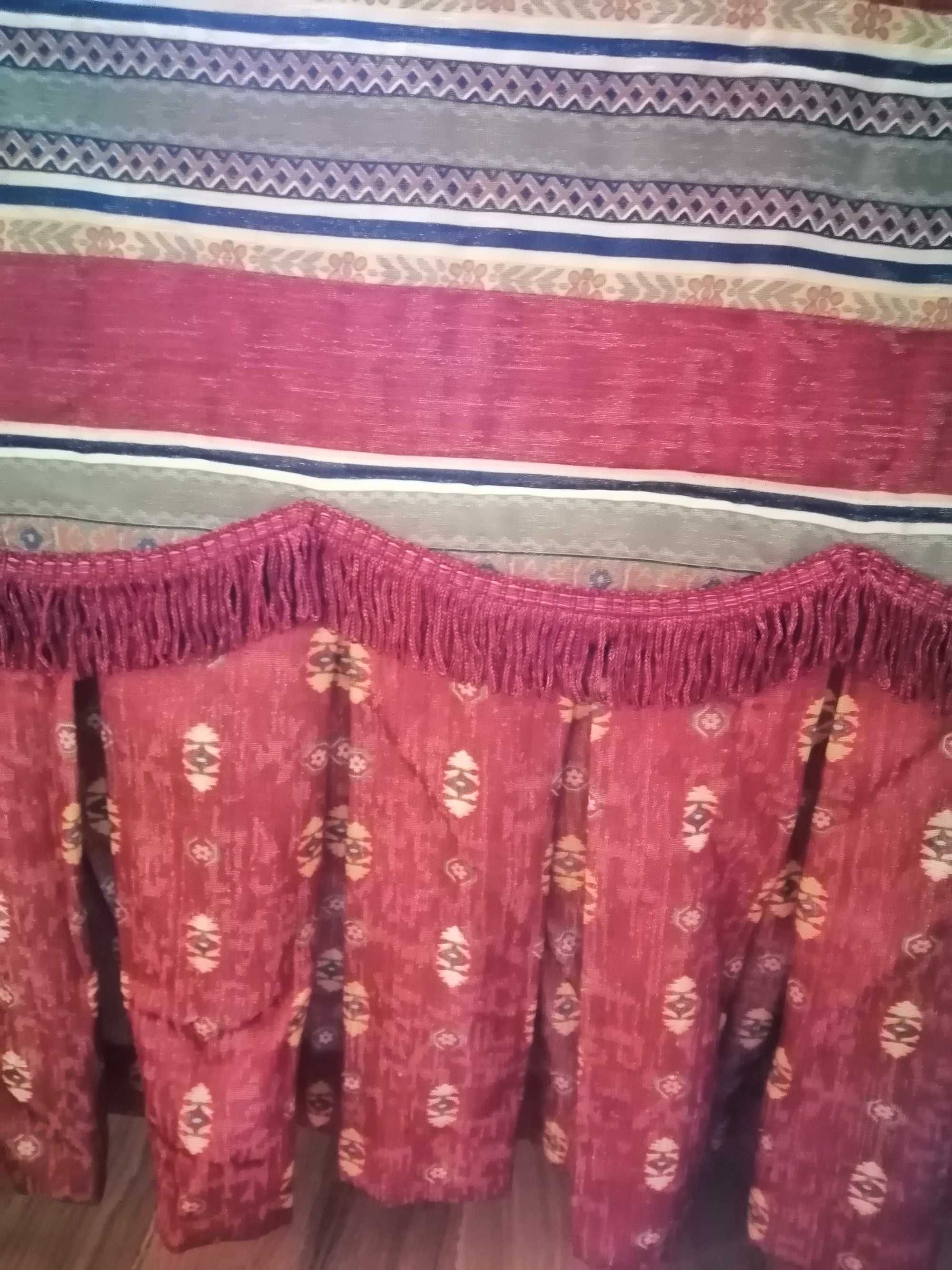 Vendo colcha cama de casal, com cortinados