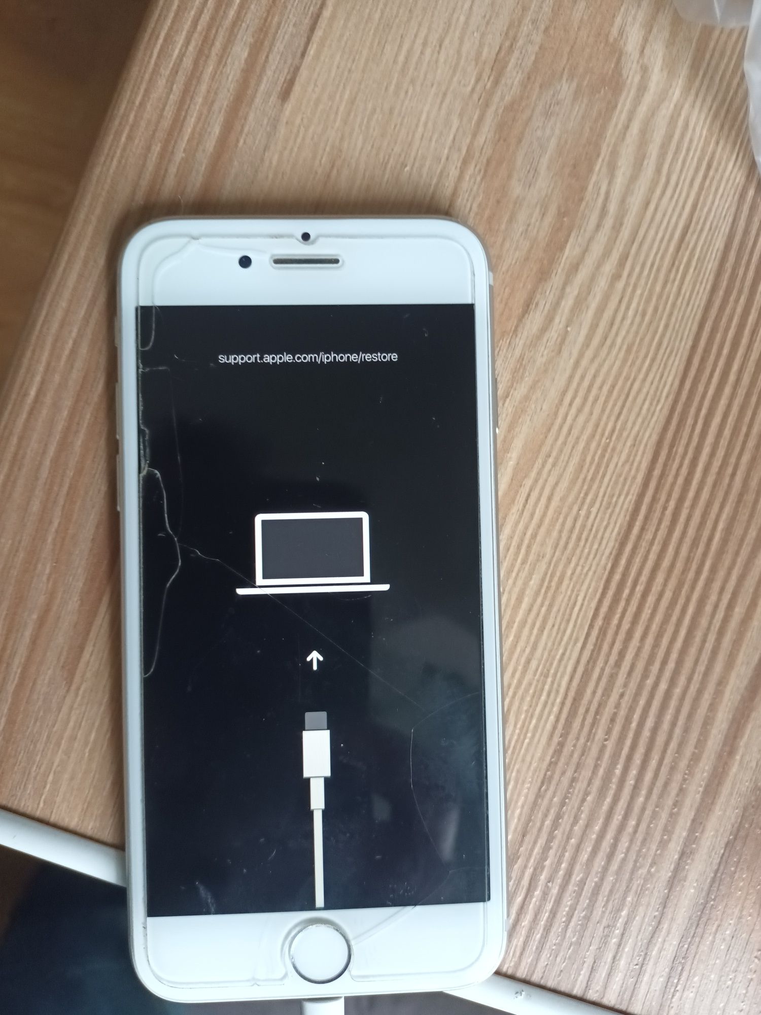 Iphon 7 uszkodzone taśmy