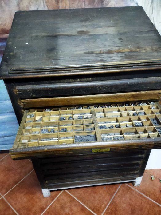 Cavalete De Tipografia