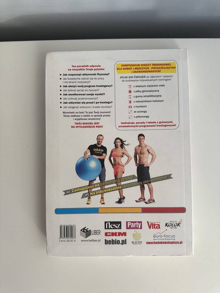 Książka pt. „Trenuj z nami! Uniwersalny trening personalny”