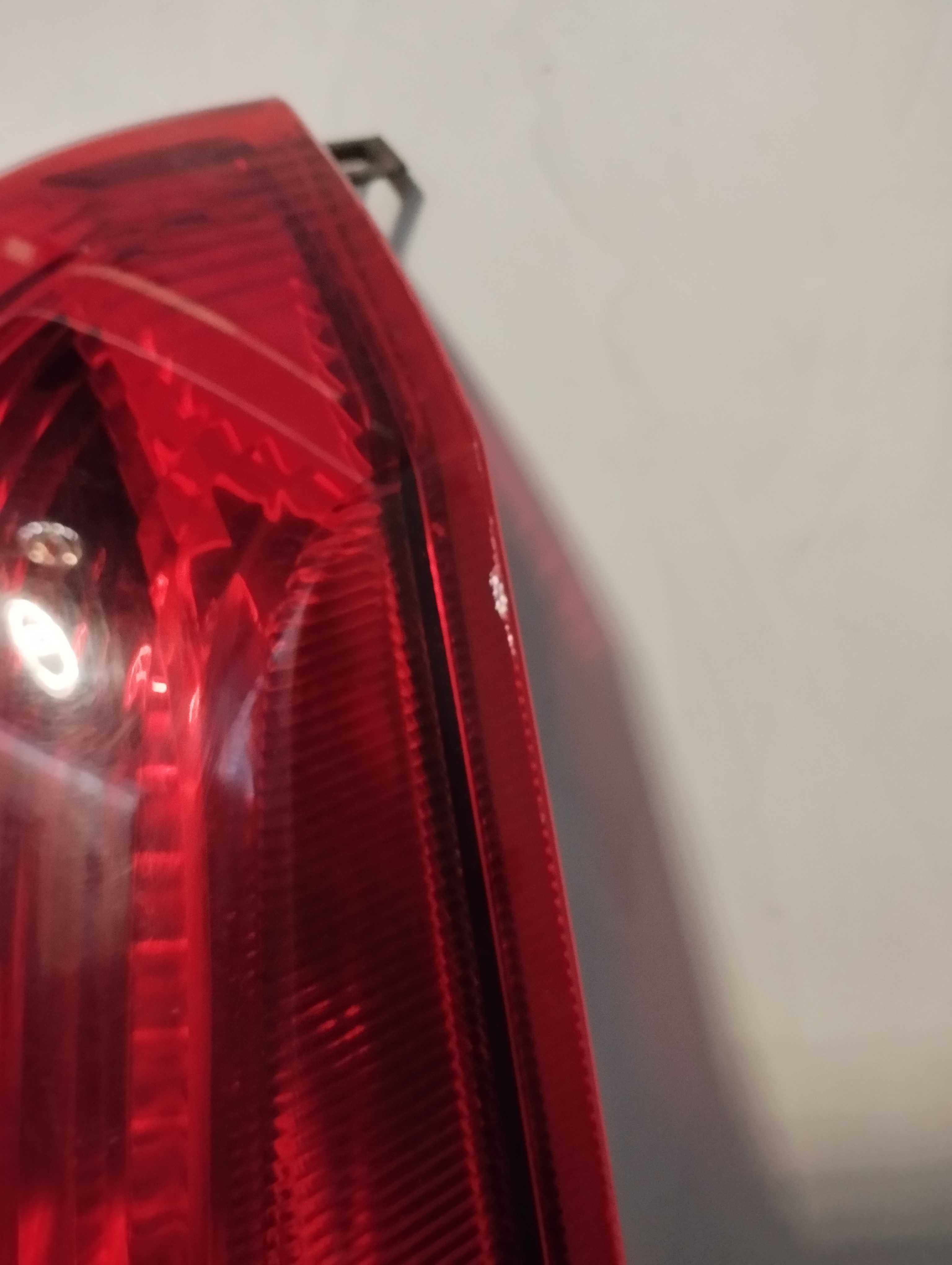 Lampa Volvo V70  górna prawa tylna prawy tyl ]