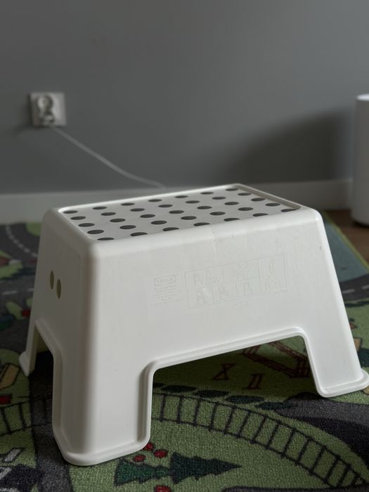 Stołek IKEA BOLMEN, biały