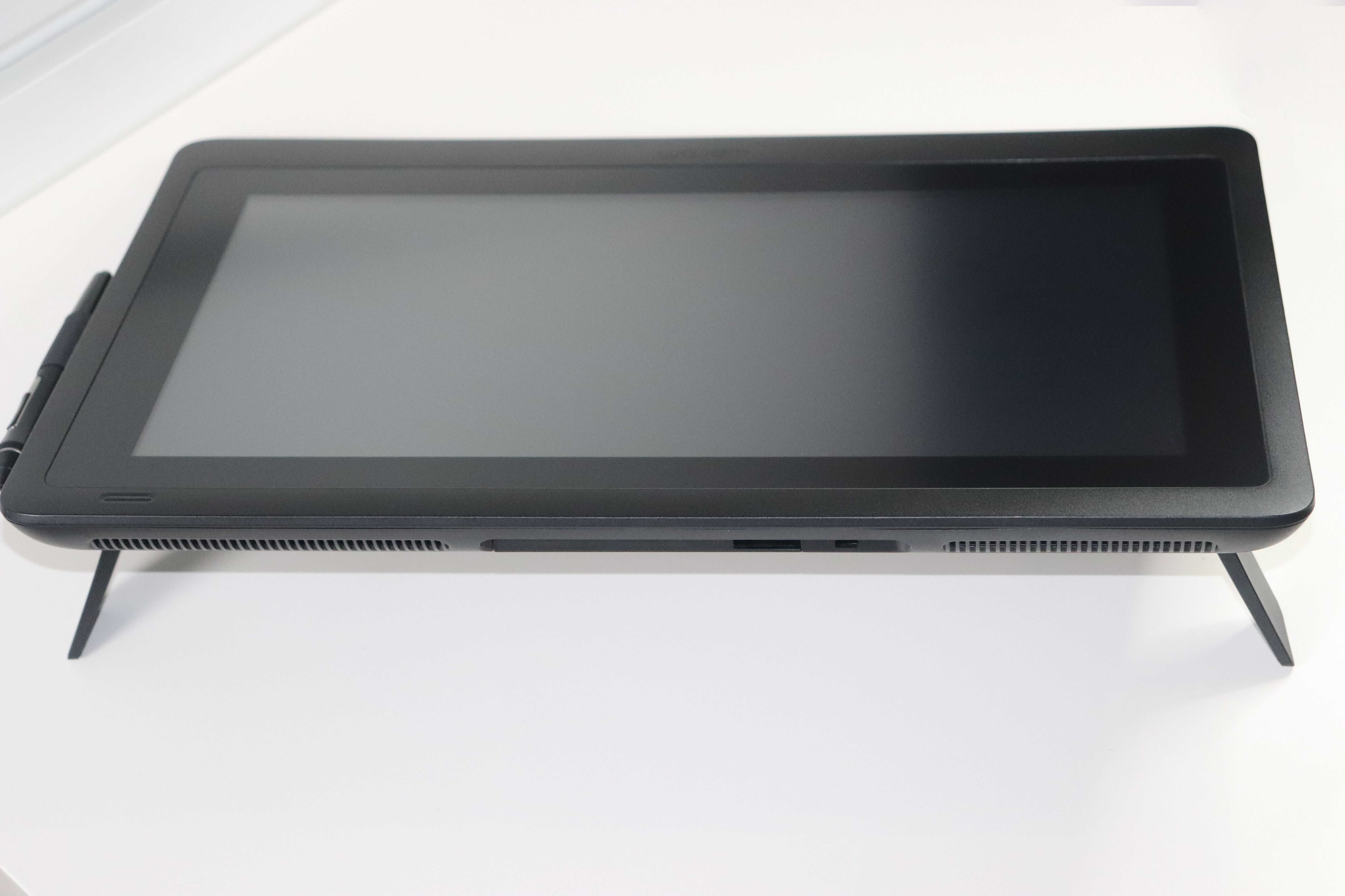 Wacom Cintiq 16 DTK-1660 Full HD Графічний монітор-планшет - як новий