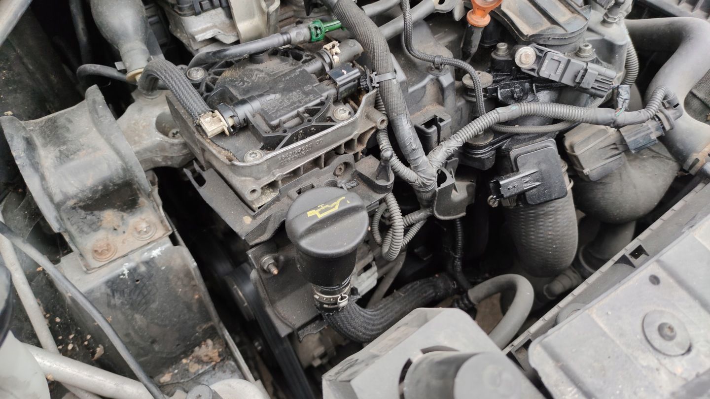 2,0 HDI RHE 110 KW 150 KM silnik słupek goły PEUGEOT 3008 5008 09- w aucie