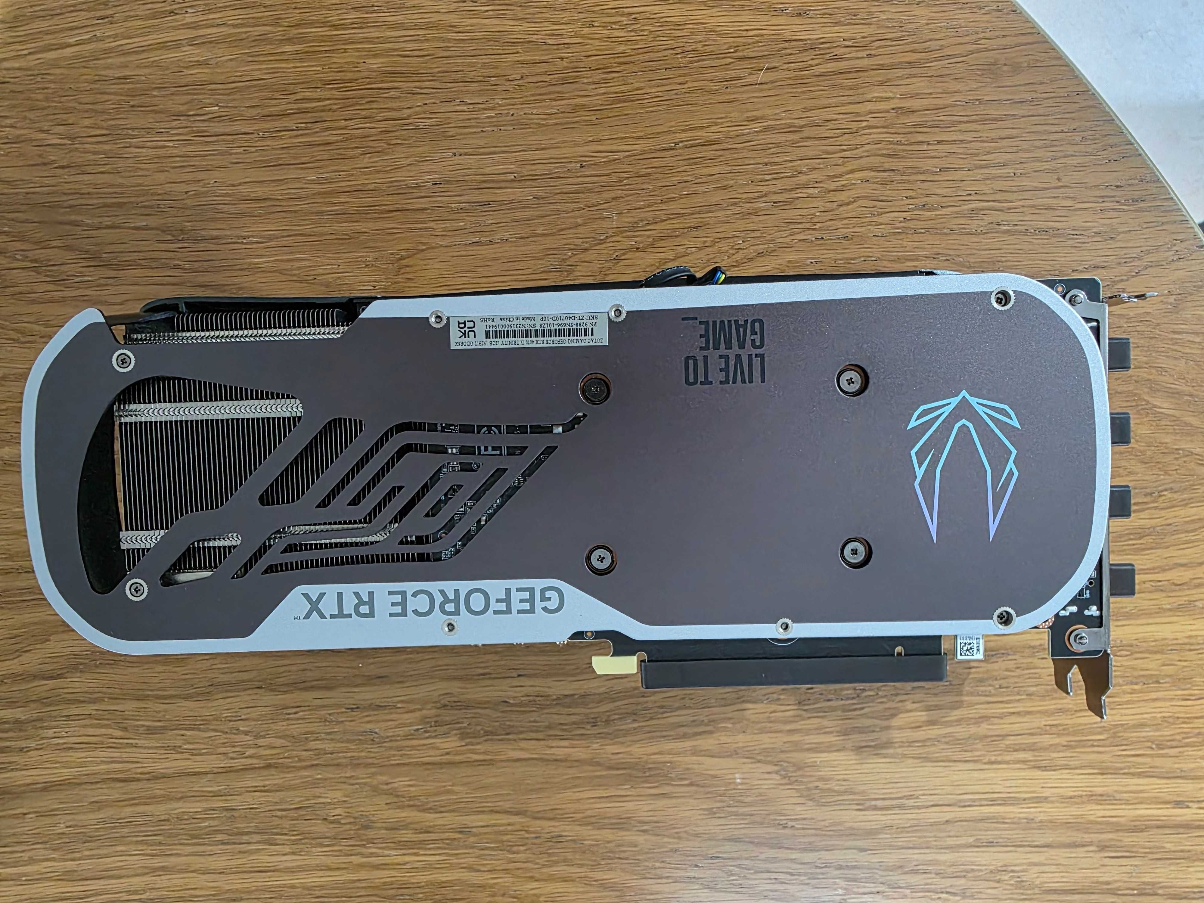 Gráfica ZOTAC GeForce® RTX 4070 Ti Trinity 12G