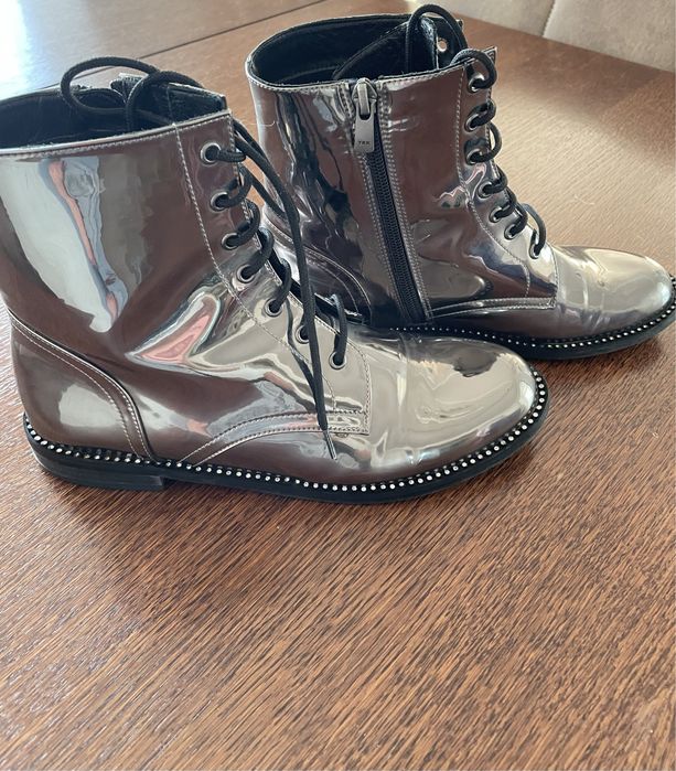 Жіночі черевики