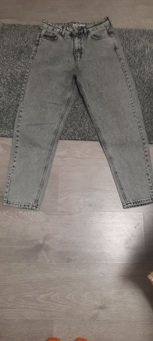 Женские джинсы  mom  б/у