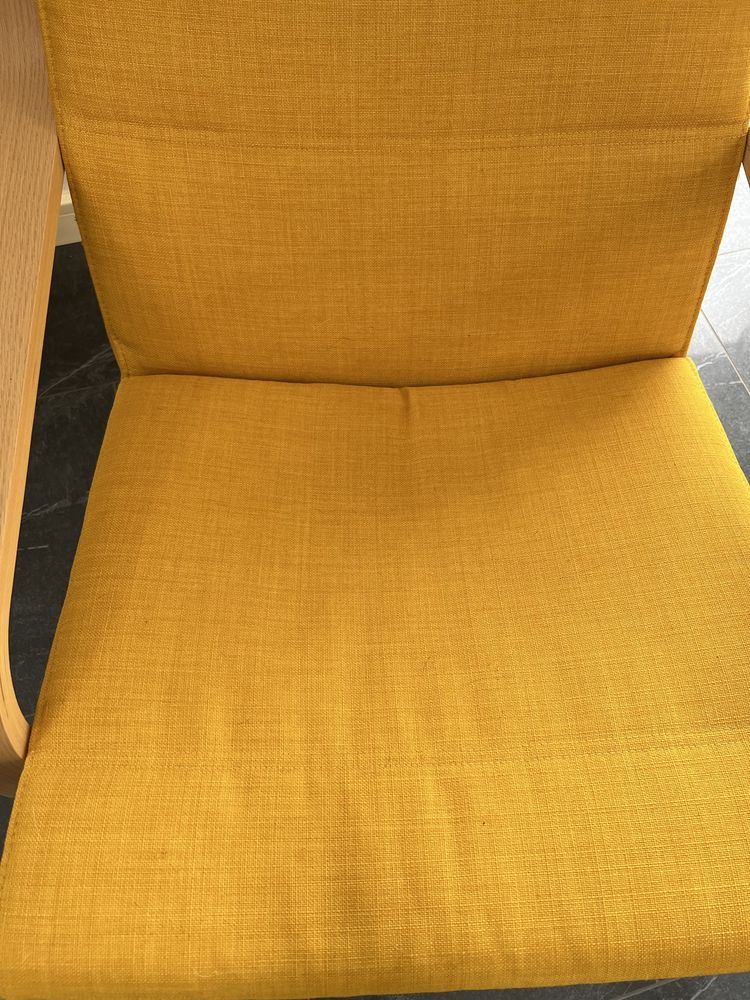 Ikea Fotel z podnóżkiem okleina dębowa/Skiftebo żółty
