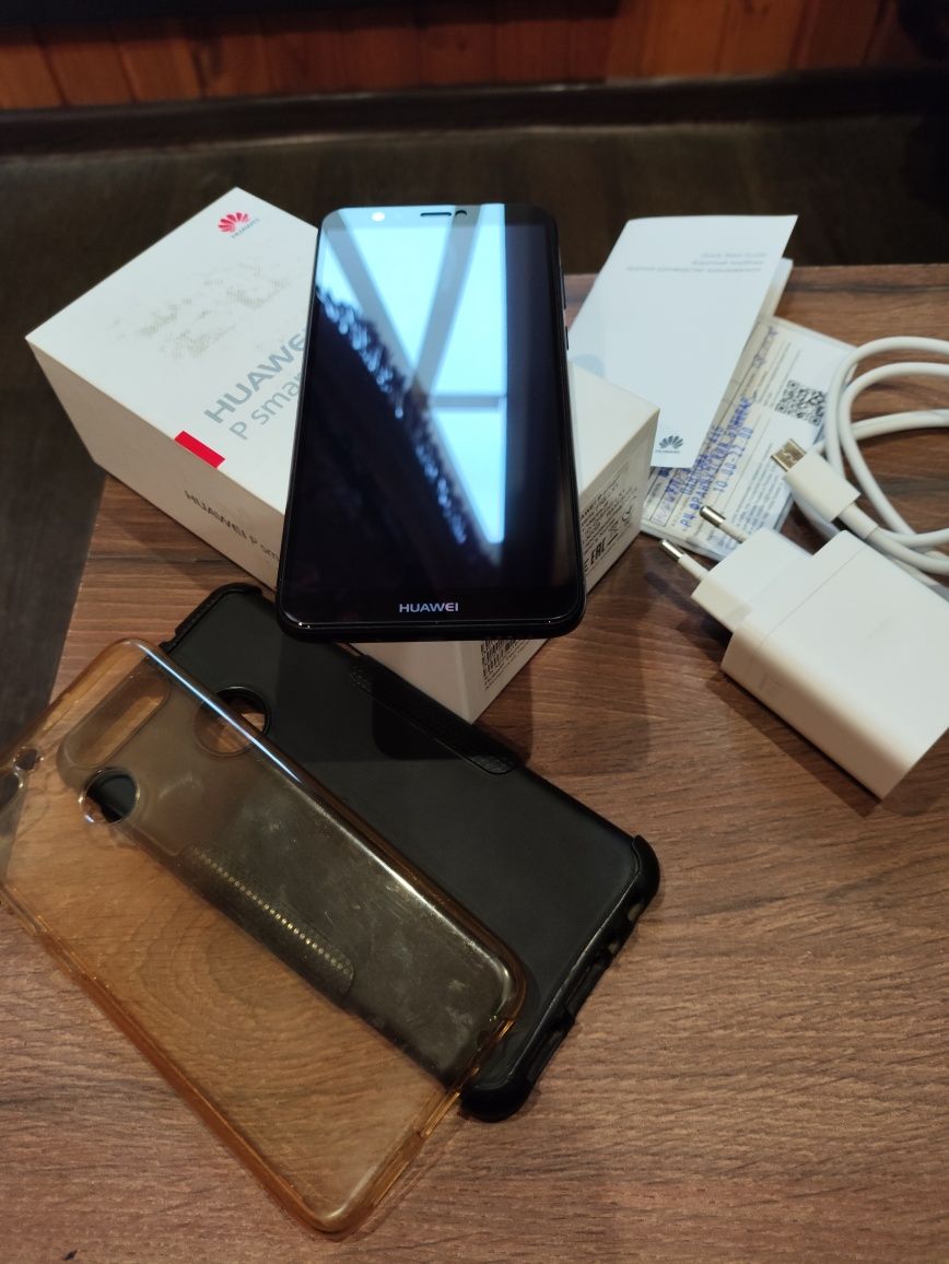 Продам смартфон Huawei P smart в идеальном состоянии.