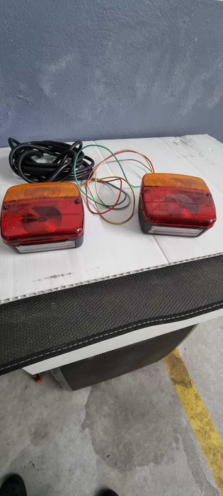 Farolins traseiros para atrelado