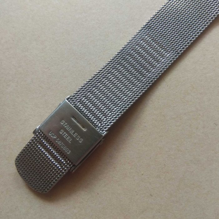 Часы Skagen работает один циферблат