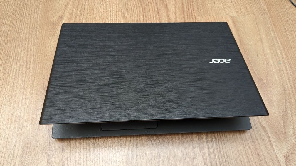 Ноутбук Acer E5-573G-352D